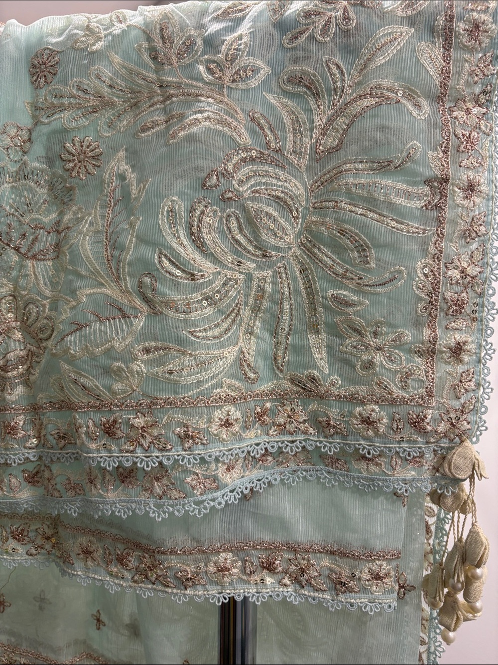 Sana Safinaz L Elegant Light Green/Sky Blue Embroidered Kurta Set - Picture 15 of 15